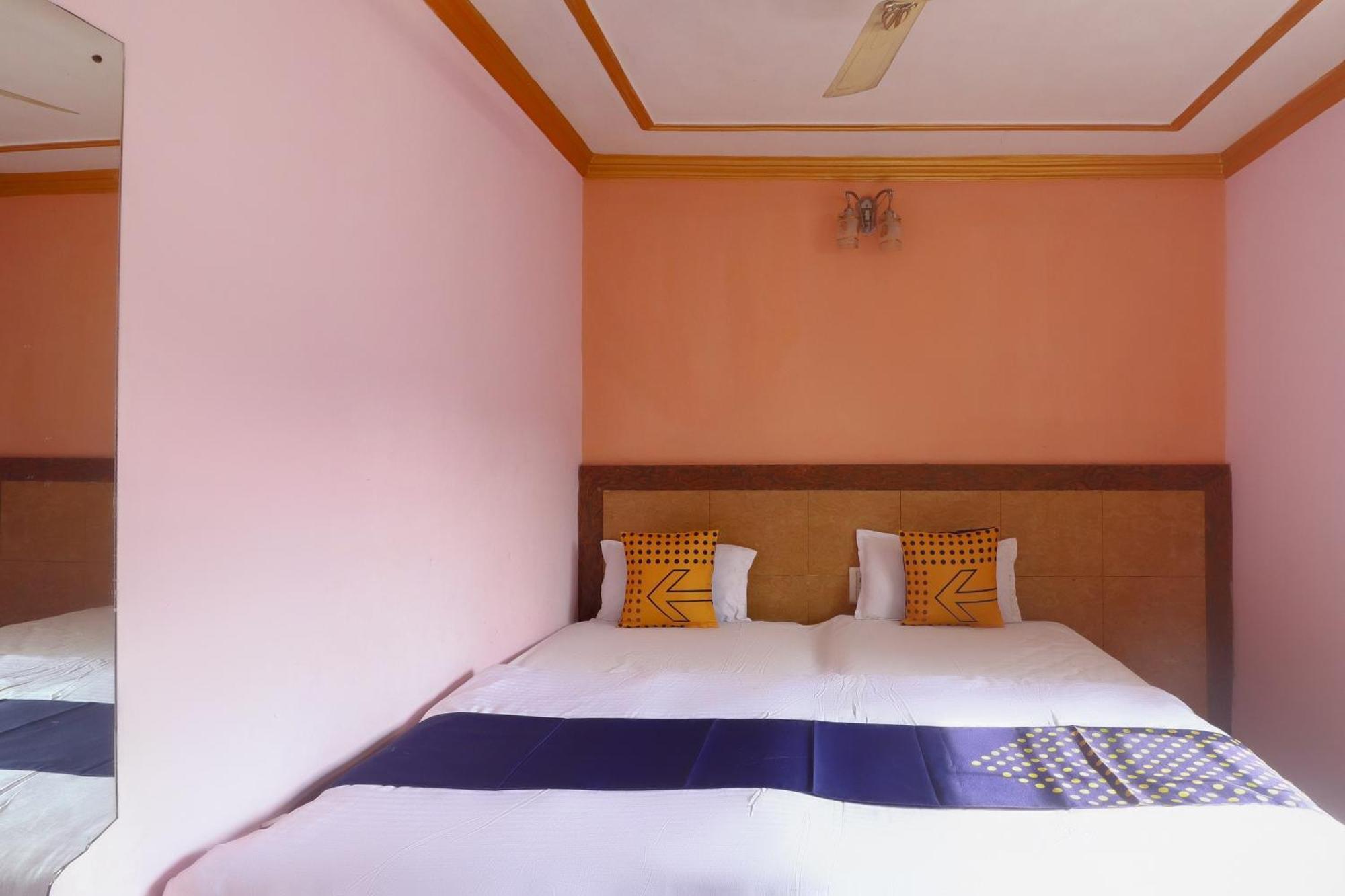 สปอต ออน 75963 โฮเทล ปริ้นซ์ Hotel พุทธคยา ภายนอก รูปภาพ